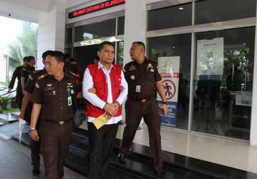 Kejaksaan Tinggi Sumatera Utara Tahan 2 Tersangka Korupsi Mark-Up Program Covid-19