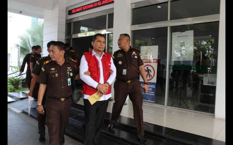 Kejaksaan Tinggi Sumatera Utara Tahan 2 Tersangka Korupsi Mark-Up Program Covid-19