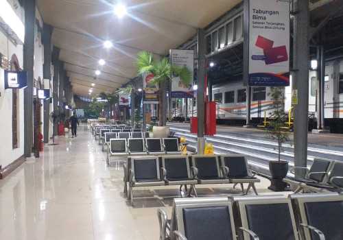 Stasiun Semarang Tawang Bank Jateng Kembali Normal Usai Banjir Mulai Surut