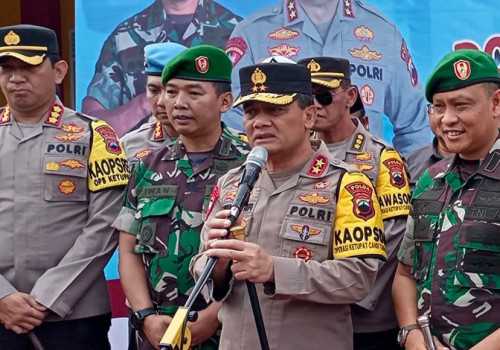Polda Jateng Kerahkan Personel dan Anggota Brimob untuk Pengamanan Rumah Korban Banjir