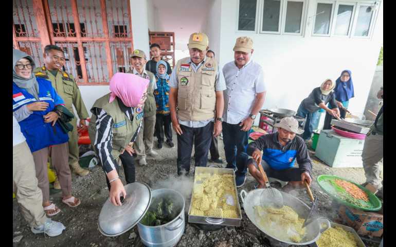 Pj Gubernur Jawa Tengah, Nana Sudjana Tinjau Lokasi Banjir di Grobogan