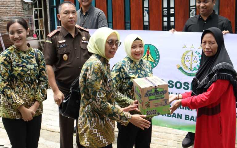 Kejari Kota Semarang dan IAD Gelar Baksos di Tlogosari Semarang