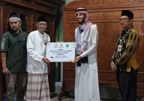 Takmir Masjid Agung Kendal Salurkan Donasi Untuk Palestina