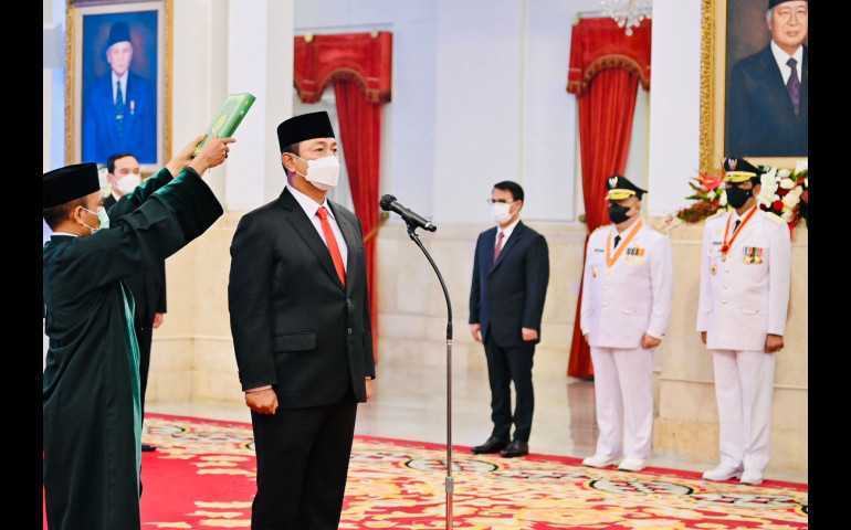 Pesan Presiden Untuk Ketua LKPP Baru, Hendrar Prihadi