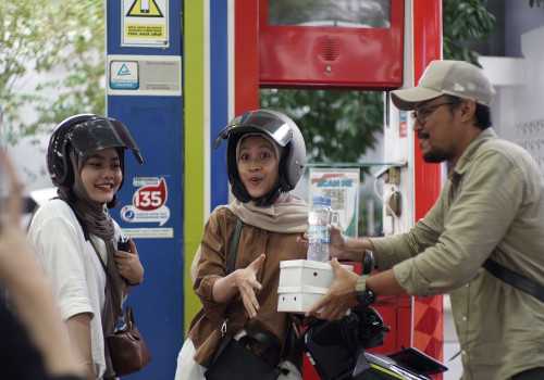 Pertamina Patra Niaga Jawa Bagian Tengah Bagikan Ribuan Paket Takjil di 9 titik