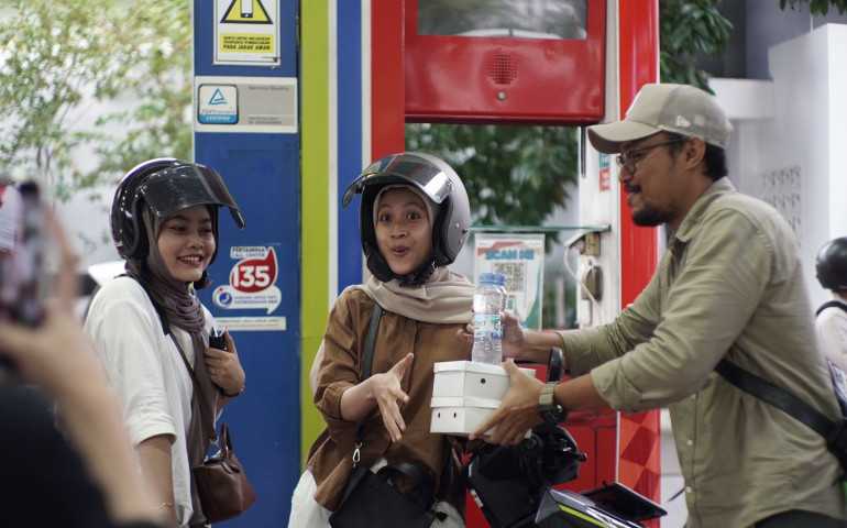 Pertamina Patra Niaga Jawa Bagian Tengah Bagikan Ribuan Paket Takjil di 9 titik