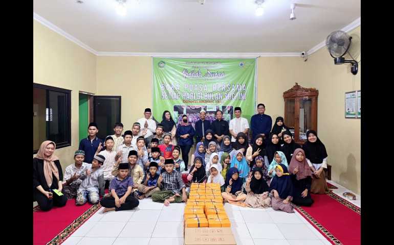Bulan Ramadhan, Grand Candi Hotel Semarang Berbagi Kebaikan di Panti Asuhan YBMI