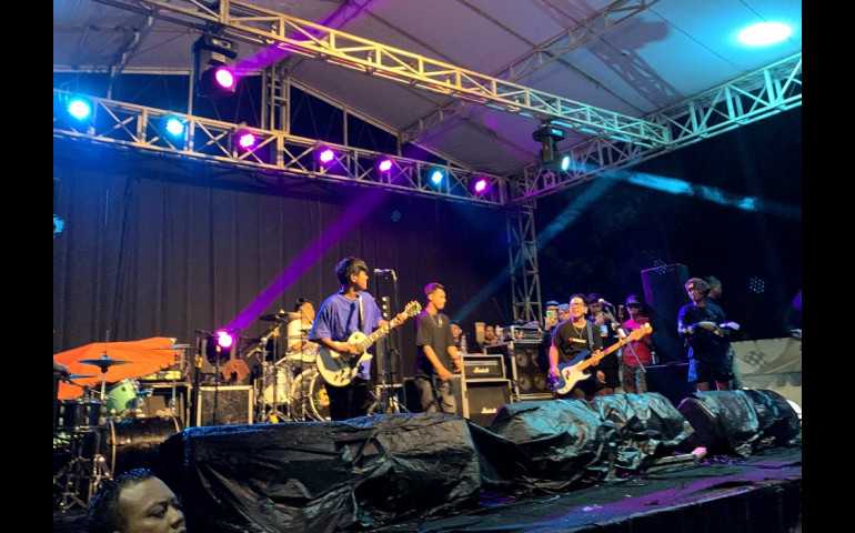 Rebellion Rose, Stand Here Slone dan Karna Mereka Ramaikan Indie Clothing Market 2024 Semarang
