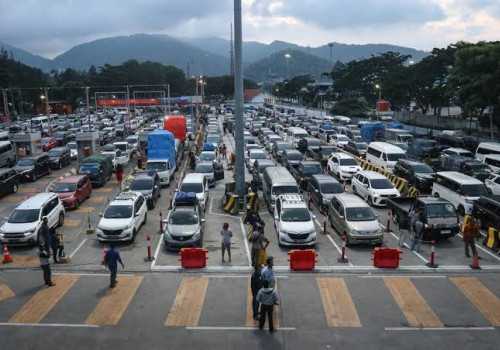 Mobil Pribadi Mendominasi Penyebrangan Hari Ini