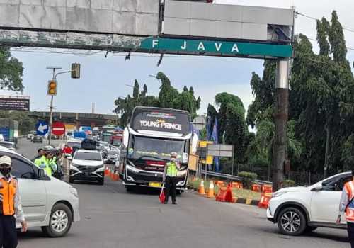 Urai Kemacetan Menuju Pelabuhan Merak, Polda Banten Terapkan Delay Sistem