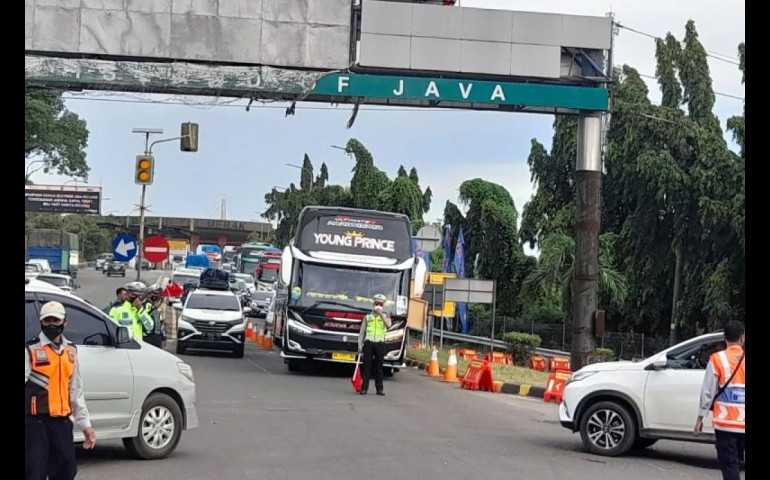 Urai Kemacetan Menuju Pelabuhan Merak, Polda Banten Terapkan Delay Sistem