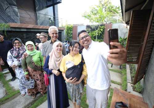 Ribuan Warga Ramaikan Open House Ganjar di Jogja