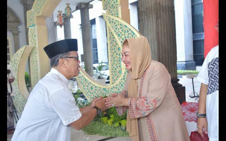 Warga Masyarakat Senang dan Antusias Ikuti Open House dengan Mbak Ita