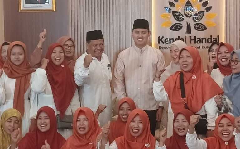 Momen Idul Fitri 1445 H, Bupati Kendal Gelar Open House