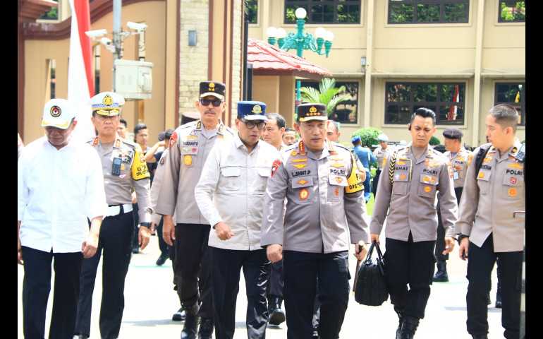 Pastikan Keamanan Arus Balik Lebaran, Kapolri Patroli Udara Jalur Tol