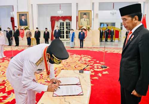 Presiden Lantik Gubernur dan Wakil Gubernur DIY Periode 2022-2027