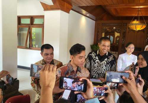 Bertemu Gibran, Kajati Made Siap Kawal Kasus Masjid Sriwedari dan Proyek Hibah UEA