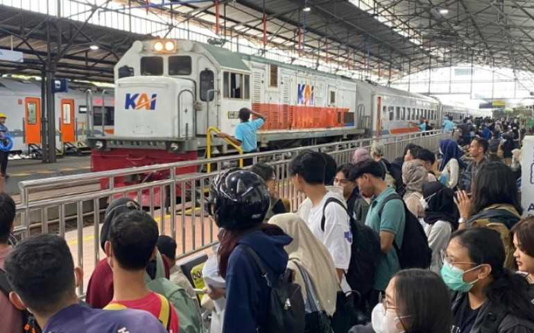 KAI Daop 4 Semarang Sukses Layani 1 Juta Penumpang Selama Periode Angkutan Lebaran 2024