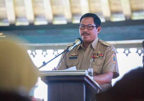 Pemprov Jateng Serahkan Bantuan 160 Miliar untuk Pemkab Wonosobo