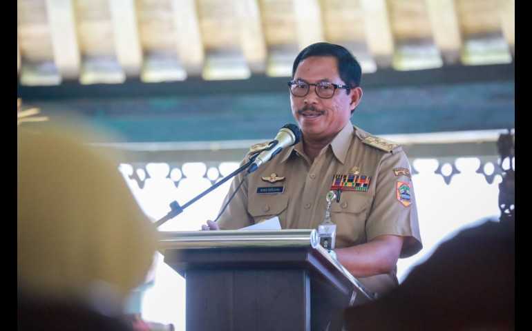 Pemprov Jateng Serahkan Bantuan 160 Miliar untuk Pemkab Wonosobo