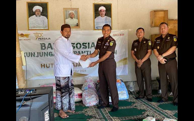 Peringati HUT Persaja, Kejati Jateng Berikan Kontribusi Positif Lewat Donor Darah dan Bakti Sosial Panti Asuhan Yayasan Daarus Said Semarang