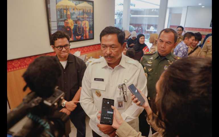 Nana Sudjana Terus Dorong Investasi untuk Turunkan Angka Pengangguran Terbuka