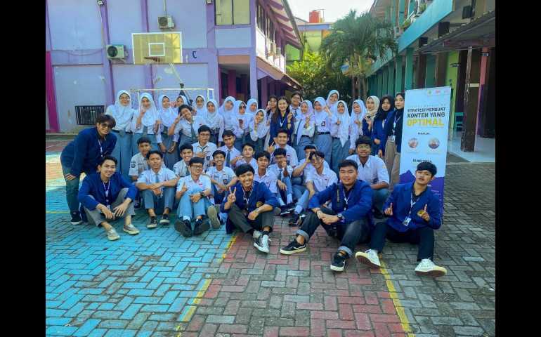 Mahasiswa Ilkom USM Berikan Pelatihan Digital Marketing Strategi Buat Konten Optimal di SMKN 8 Semarang