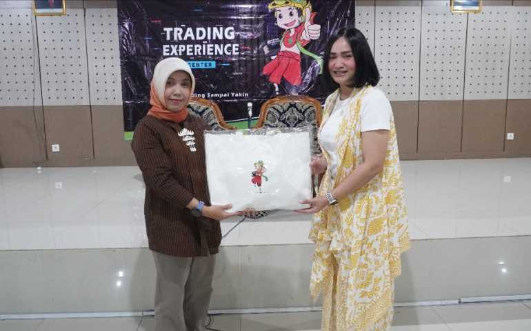 Kolaborasi Rifan Financindo Berjangka dan FEB UNNES, Tingkatkan Pemahaman Finansial Mahasiswa