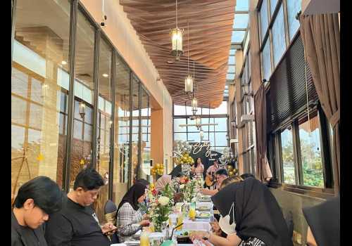Trendi dan Instagramable, Hotel Grandhika Luncurkan Eighty Two Lounge