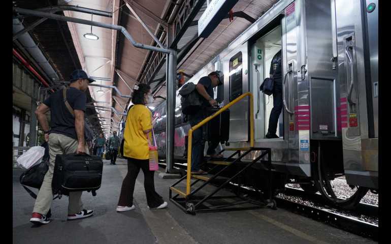 KAI Daop 4 Semarang Siapkan 83 Ribu Tempat Duduk Kereta Api Selama Long Weekend Libur Hari Raya Waisak