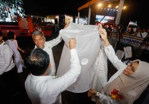 Peringatan Hari Waisak 2568 BE/2024, Ratusan Lampion Hiasi Langit Borobudur