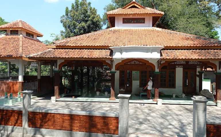 Destinasi Ziarah Spiritual Makam KH Asyari, Menjadi Simbol Ketekunan Dakwah di Kendal
