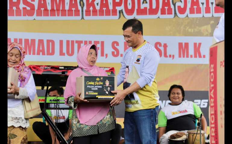 Jadi Sarana Cooling System, Kapolda Jateng Gelar Trabas Kamtibmas dan Baksos di Kendal
