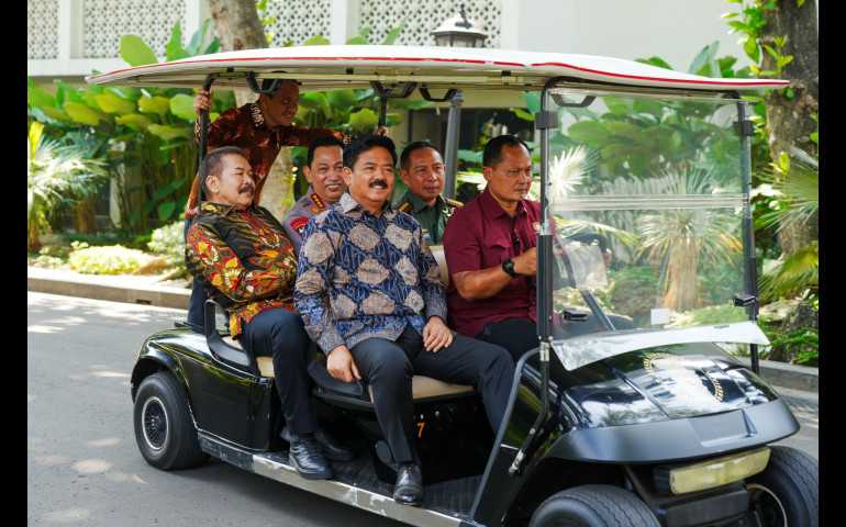 Momen Jaksa Agung dan Kapolri Tunjukan Keakraban