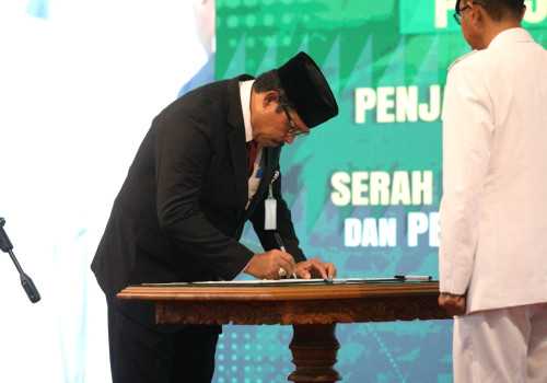 Nana Sudjana Lantik Penjabat Bupati Banjarnegara Muhammad Masrofi