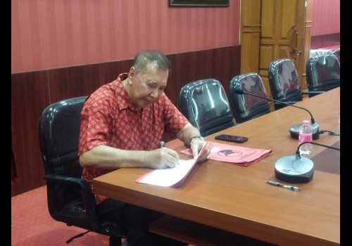 Senior PDI Perjuangan, Rukma Setyabudi Resmi Kembalikan Formulir Pendaftaran Bacagub ke DPD PDIP Jateng