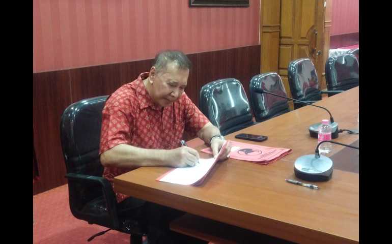 Senior PDI Perjuangan, Rukma Setyabudi Resmi Kembalikan Formulir Pendaftaran Bacagub ke DPD PDIP Jateng