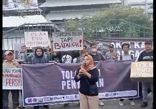 Jurnalis Jateng Turun ke Jalan, RUU Penyiaran Dinilai Mengancam Kebebasan Pers