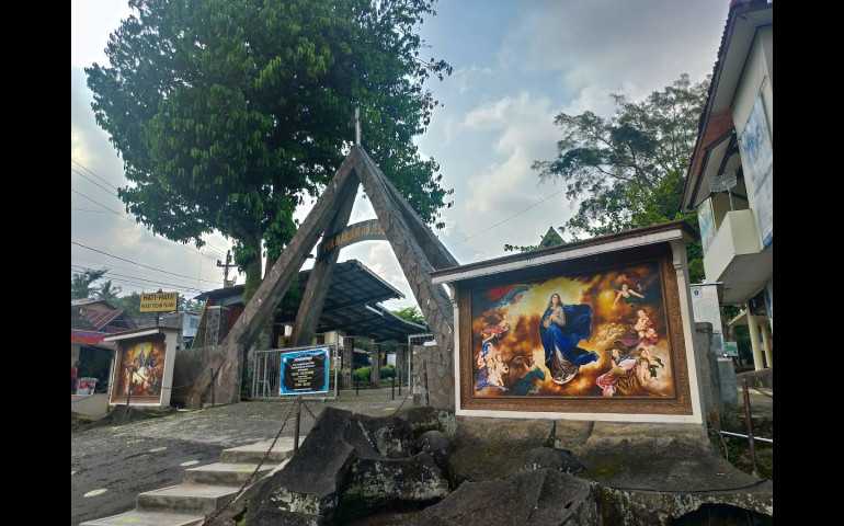 Menggapai Kedamaian Hati di Gua Maria Kerep Ambarawa