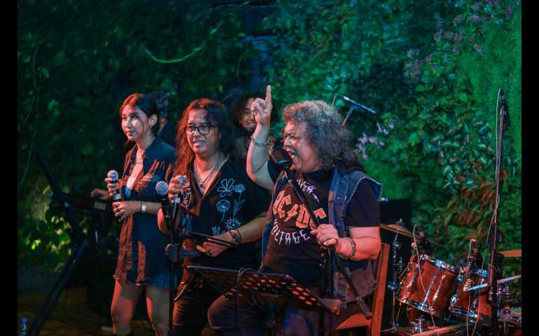 Doddy Katamsi Gemparkan Magis Rock di ARTOTEL Suites Bianti Yogyakarta