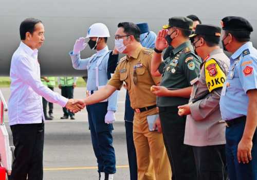 Presiden Berkunjung ke Bandung, Luncurkan Vaksin Sinovac Serta Tinjau Kereta Cepat