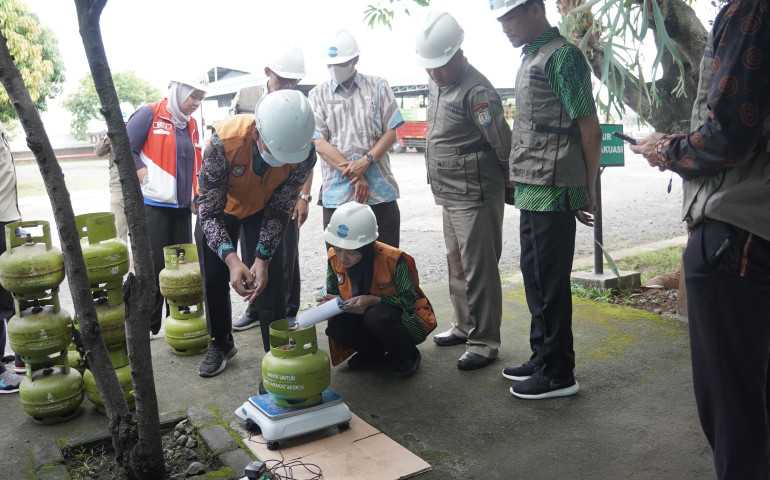 Pastikan Kualitas, Pertamina Patra Niaga Bersama Pemkab Kendal Inspeksi Tabung Elpiji 3 Kg