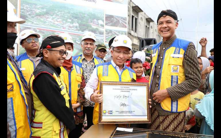 Resmikan Fly Over Ganefo, Ganjar: Kawal Hingga Rampung