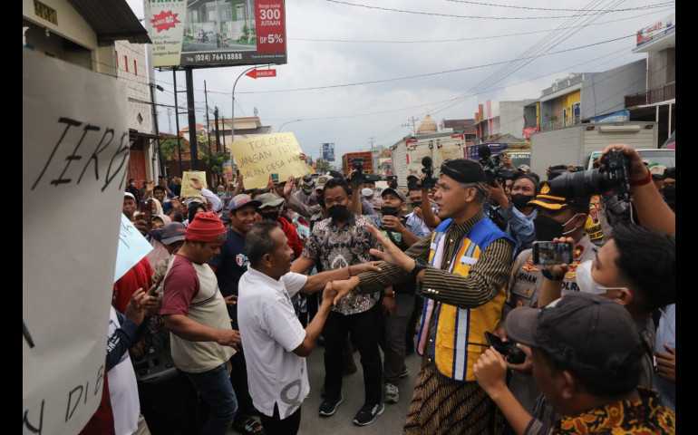 Ganjar Bereskan Tuntutan Warga di Flyover Ganefo Dalam 24 Jam