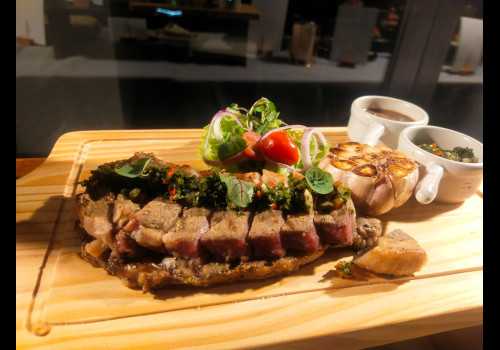 Nikmati Malam di Semarang dengan Sentuhan Kuliner Argentina di REZtricted Lounge