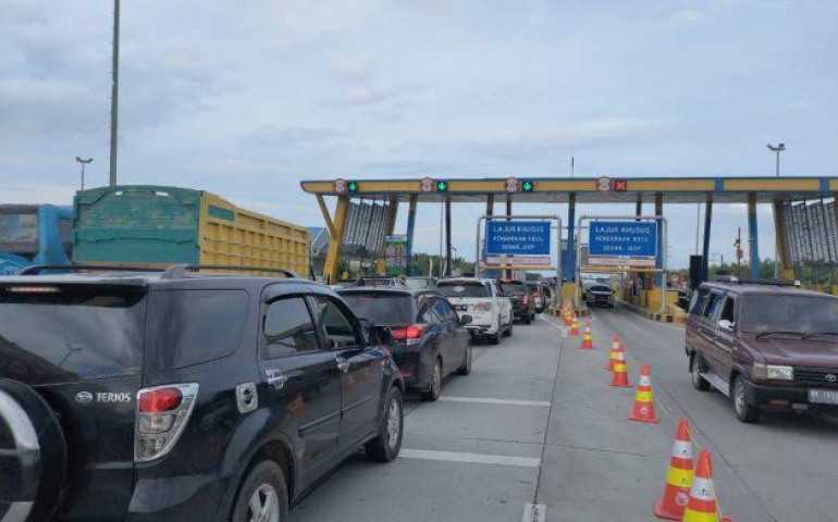 Sejumlah Ruas Tol Alami Peningkatan Volume Kendaraan Selama Libur Iduladha