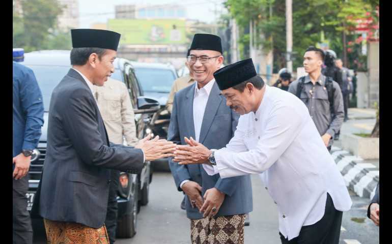 Pj Gubernur Jawa Tengah dan Presiden RI Laksanakan Salat Iduladha di Simpanglima Semarang