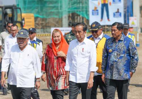 Nana Sudjana Dampingi Joko Widodo Tinjau Proyek Banjir Rob Tambak Lorok Semarang