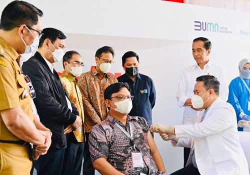 Presiden Jokowi Tinjau Penyuntikan Perdana Vaksin IndoVac