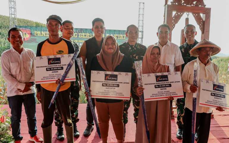 Bank Jateng Dukung Program Ketahanan Pangan Nasional di Panen Raya Jagung Bersama Pangdam IV Diponegoro di Ds. Sidokumpul Kec. Patean, Kendal